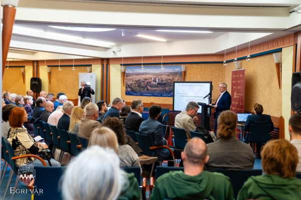 V. Nemzeti és Történelmi Emlékhelyek konferenciája